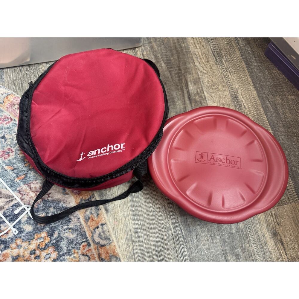 Anchor Hocking 2 Qt Casserole Dish w/ Lid & Insulated Carrier Red